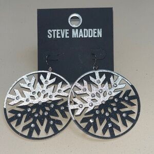 Steve Madden hematite and silver sparkle snowflake dangle earrings NWT